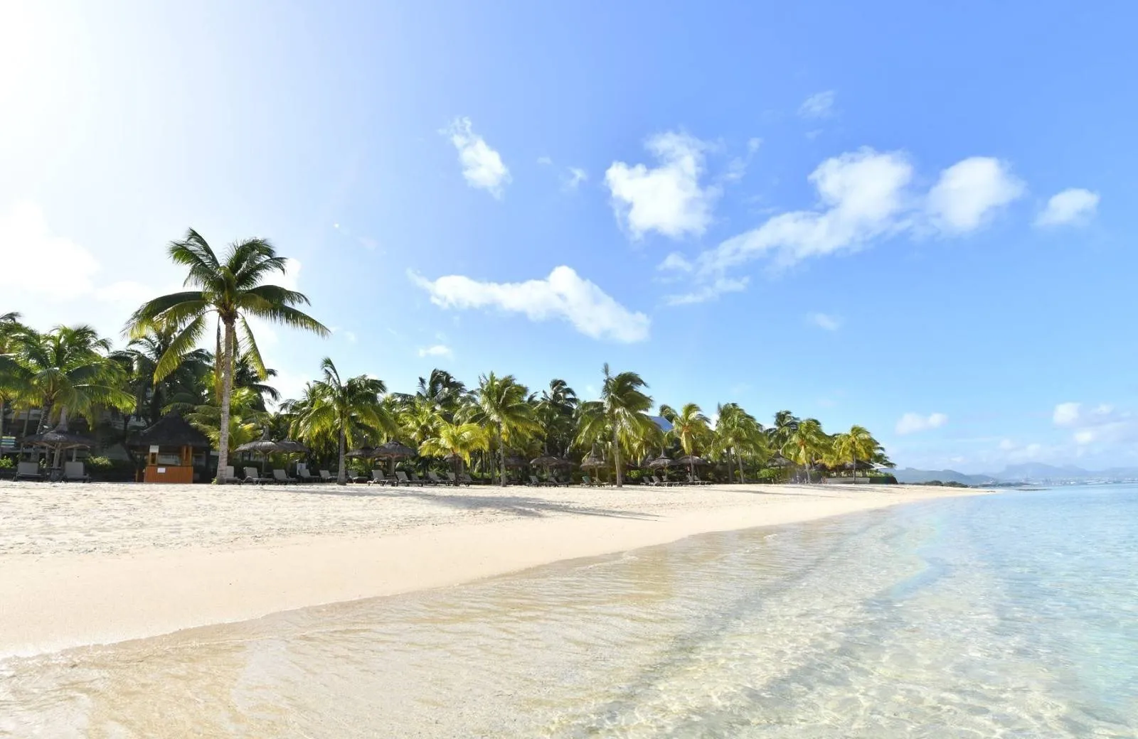 Victoria Beachcomber Resort & Spa 4*