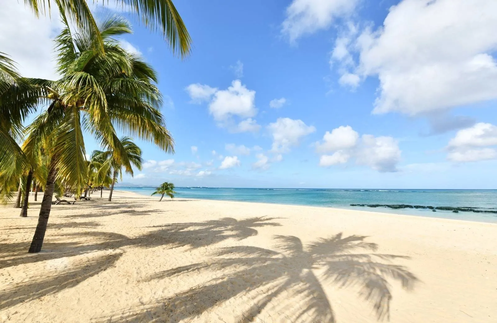 Victoria Beachcomber Resort & Spa 4*