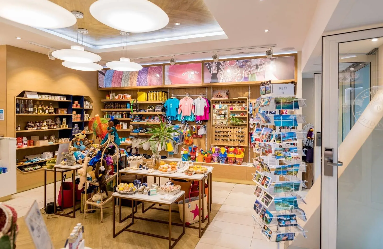 Victoria Beachcomber Resort & Spa 4*