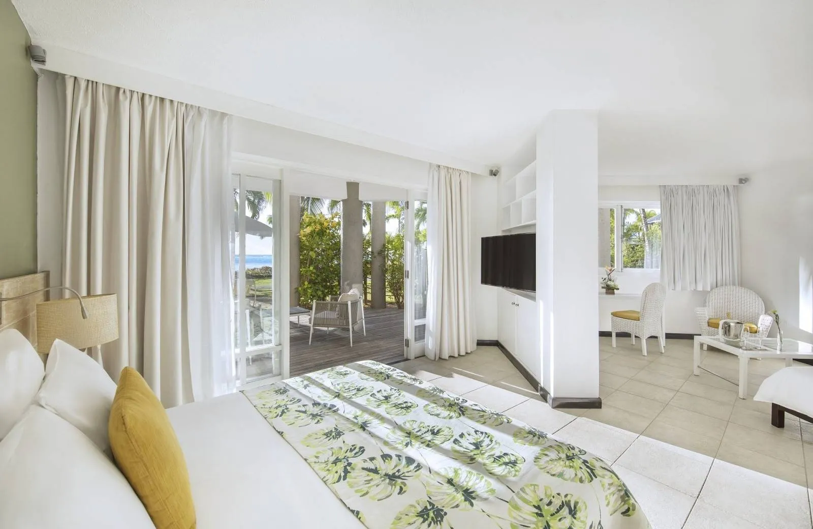 Victoria Beachcomber Resort & Spa 4*