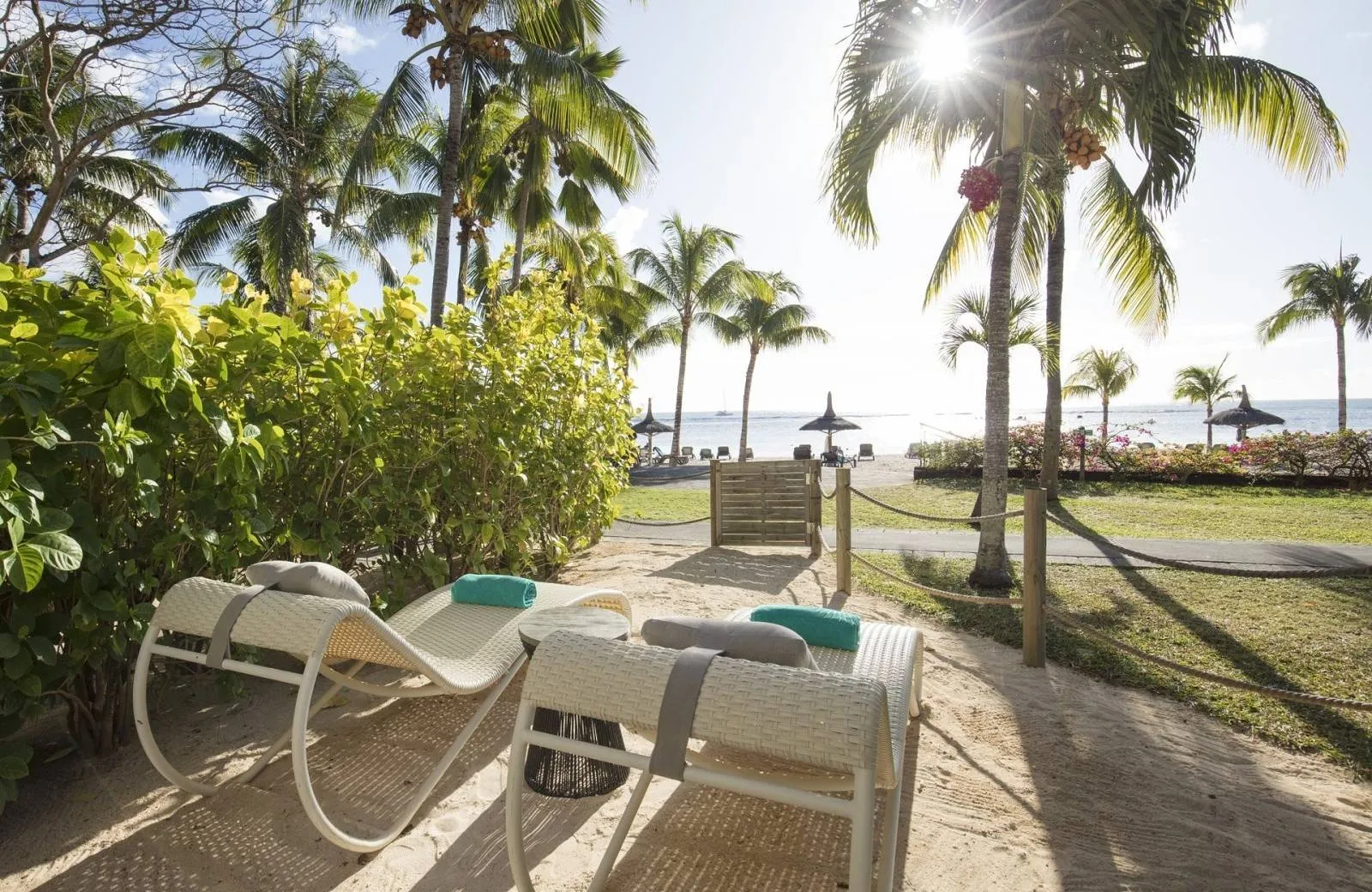 Victoria Beachcomber Resort & Spa 4*