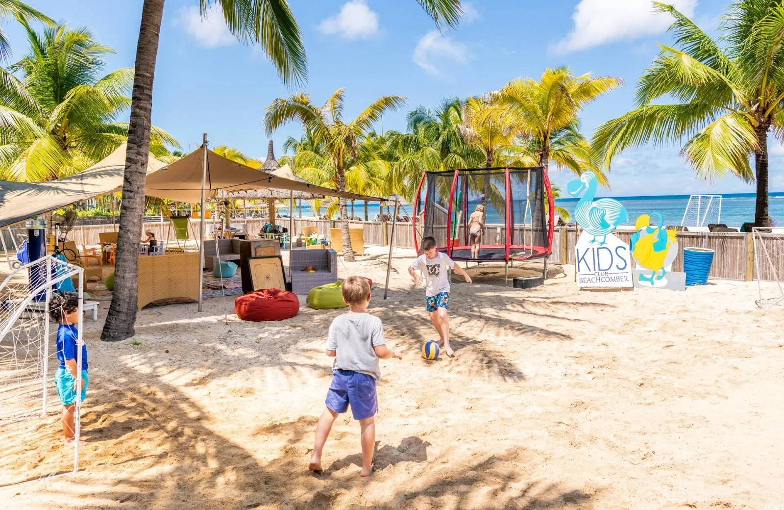 Victoria Beachcomber Resort & Spa 4*