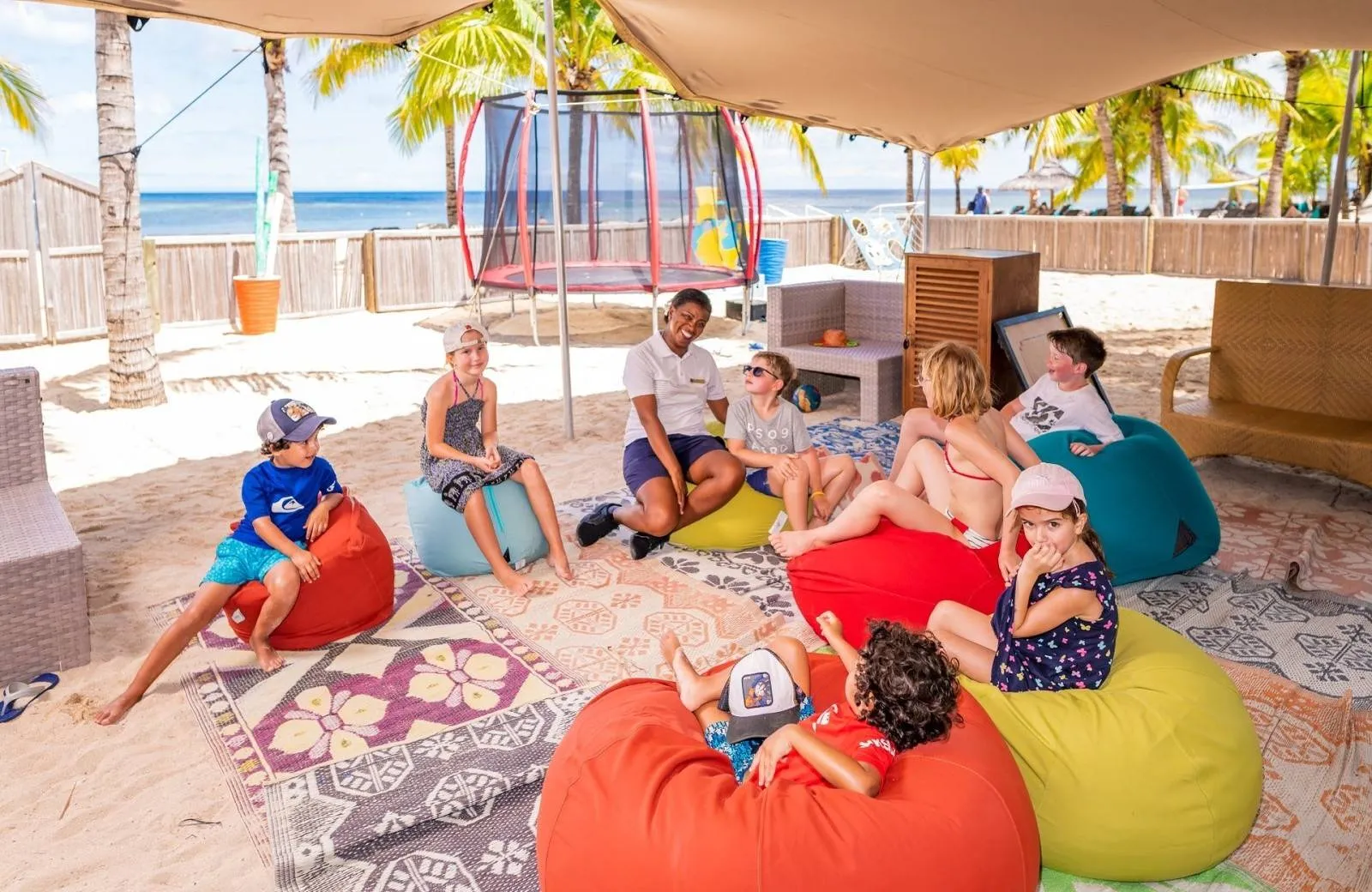 Victoria Beachcomber Resort & Spa 4*