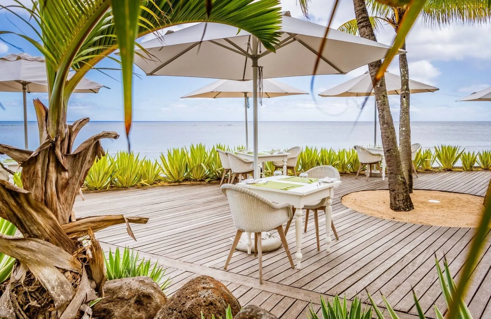 Victoria Beachcomber Resort & Spa 4*