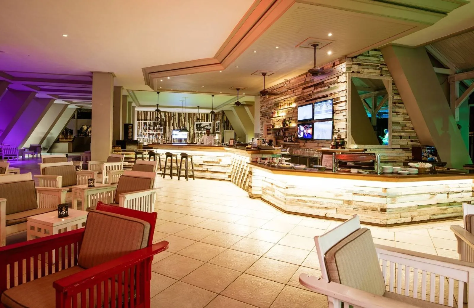 Victoria Beachcomber Resort & Spa 4*