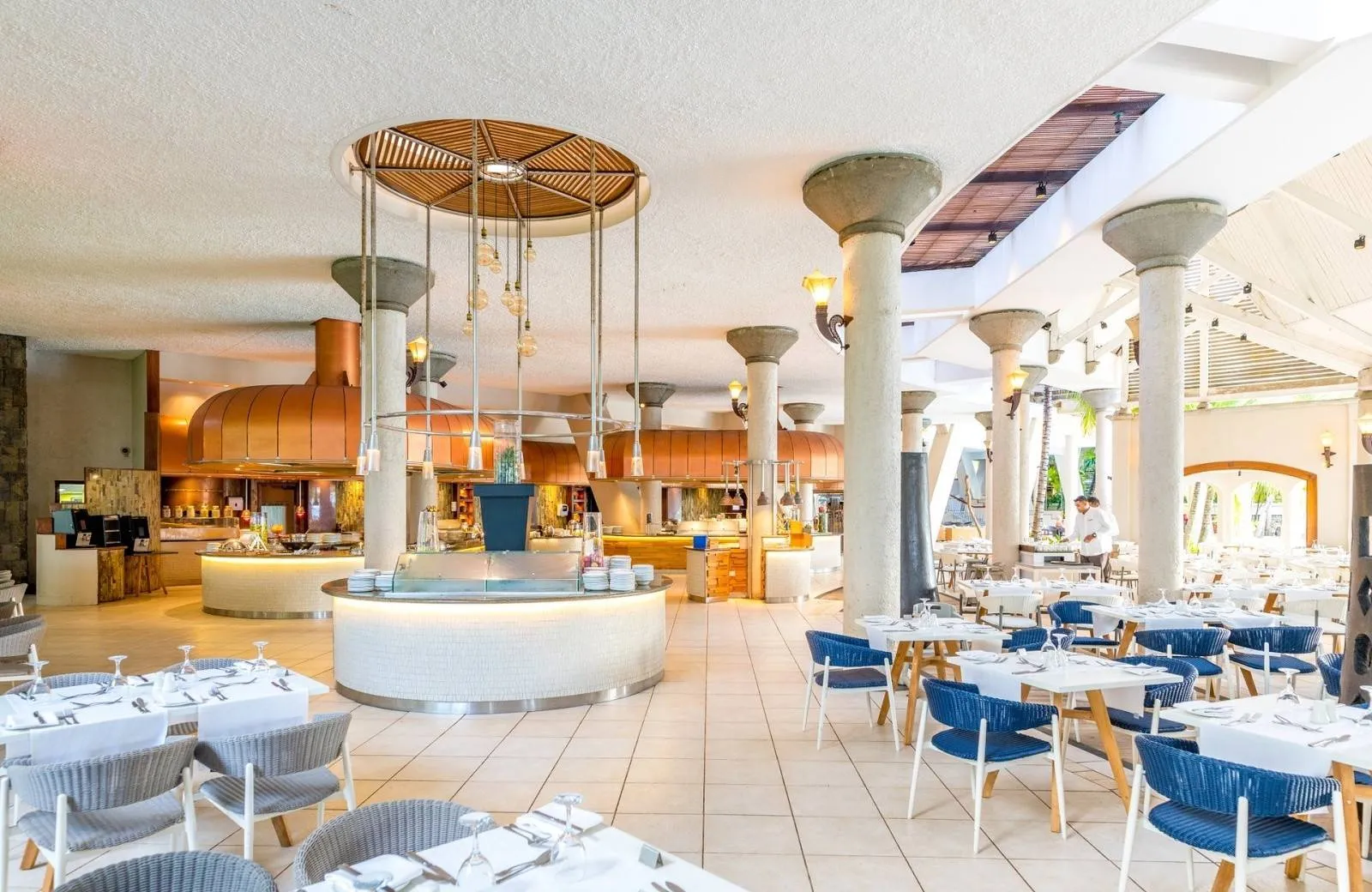 Victoria Beachcomber Resort & Spa 4*