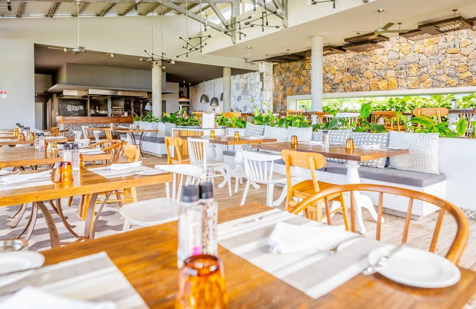 Victoria Beachcomber Resort & Spa 4*