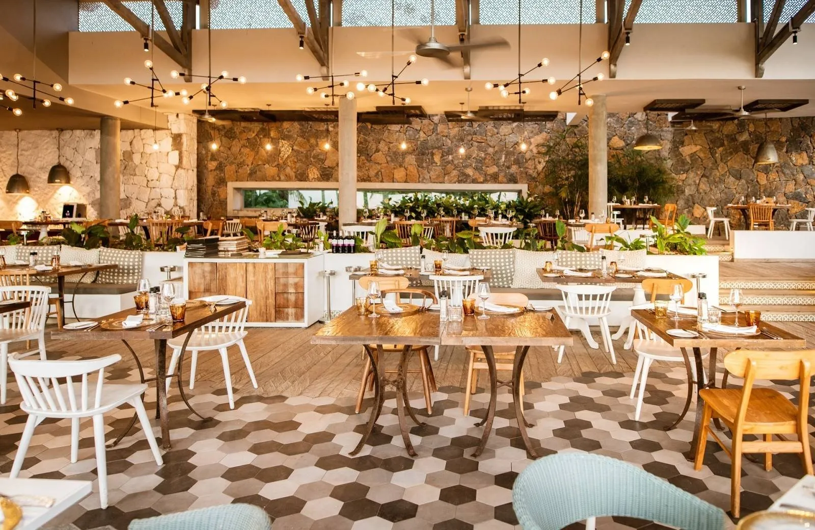 Victoria Beachcomber Resort & Spa 4*