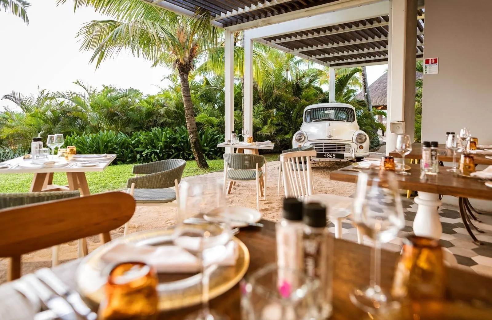 Victoria Beachcomber Resort & Spa 4*