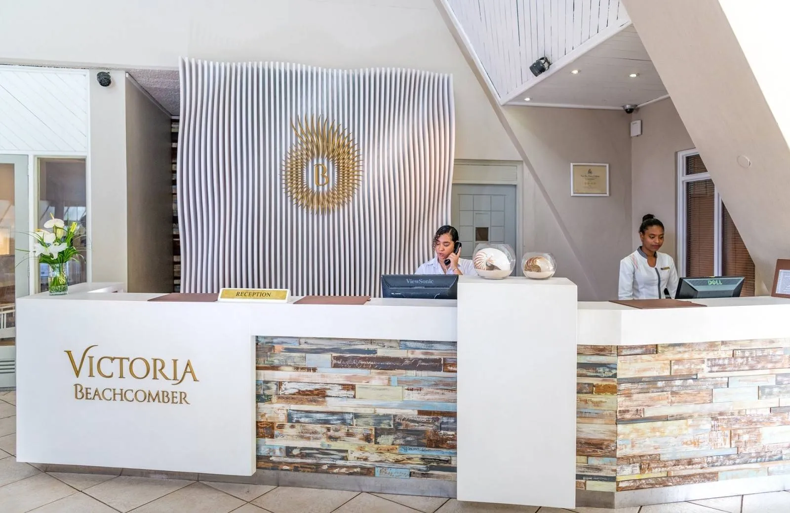 Victoria Beachcomber Resort & Spa 4*