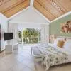 Victoria Beachcomber Resort & Spa 4*