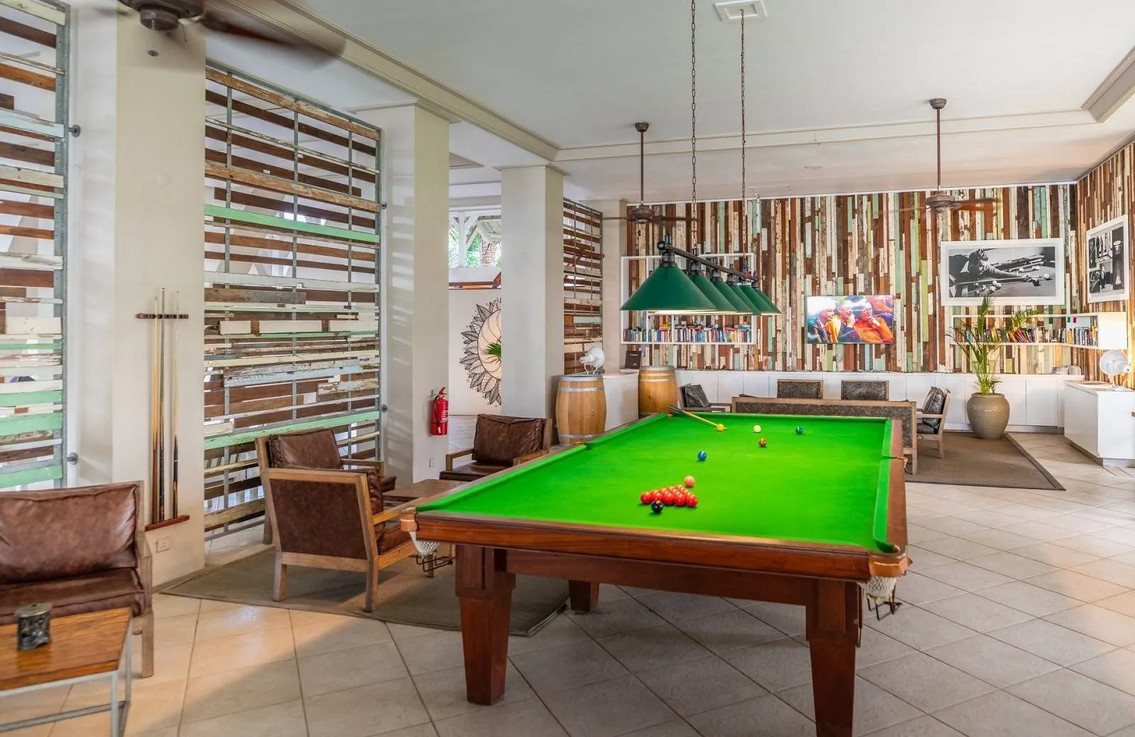 Victoria Beachcomber Resort & Spa 4*