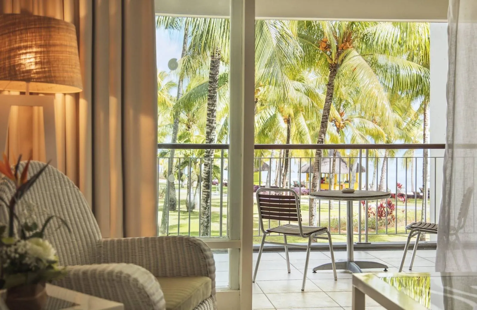 Victoria Beachcomber Resort & Spa 4*