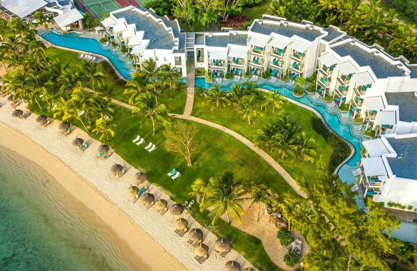 Victoria Beachcomber Resort & Spa 4*