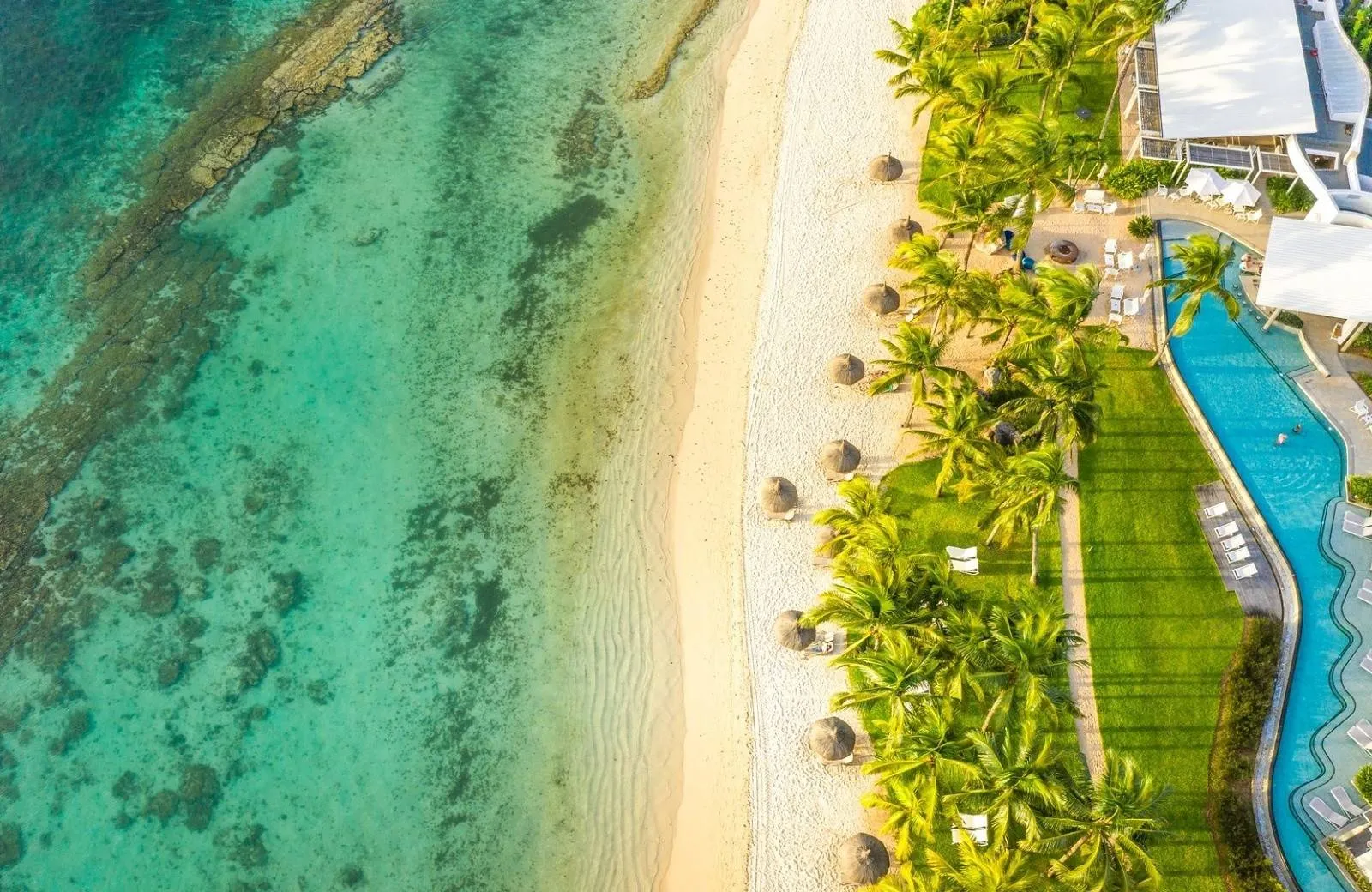 Victoria Beachcomber Resort & Spa 4*