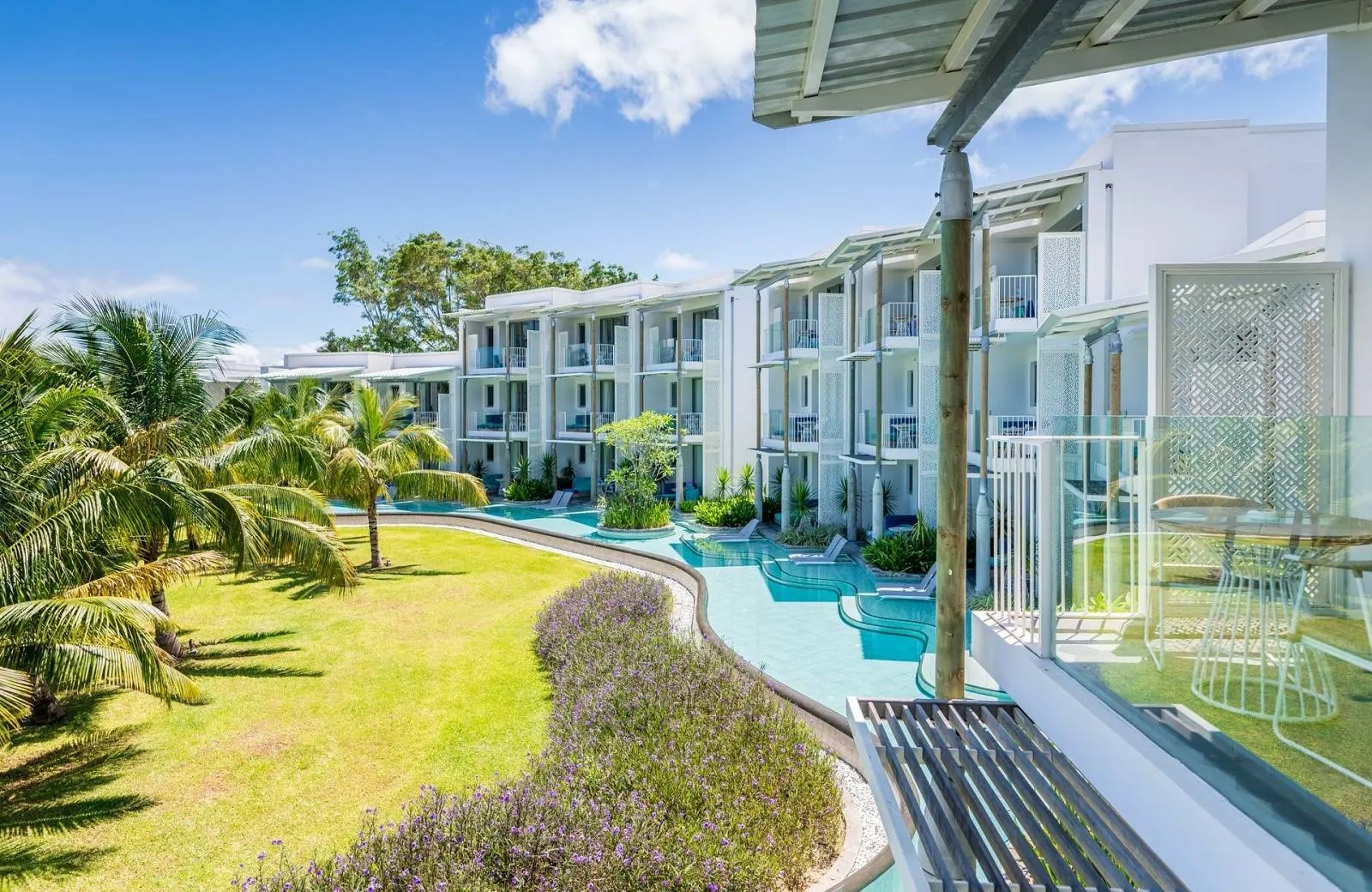 Victoria Beachcomber Resort & Spa 4*