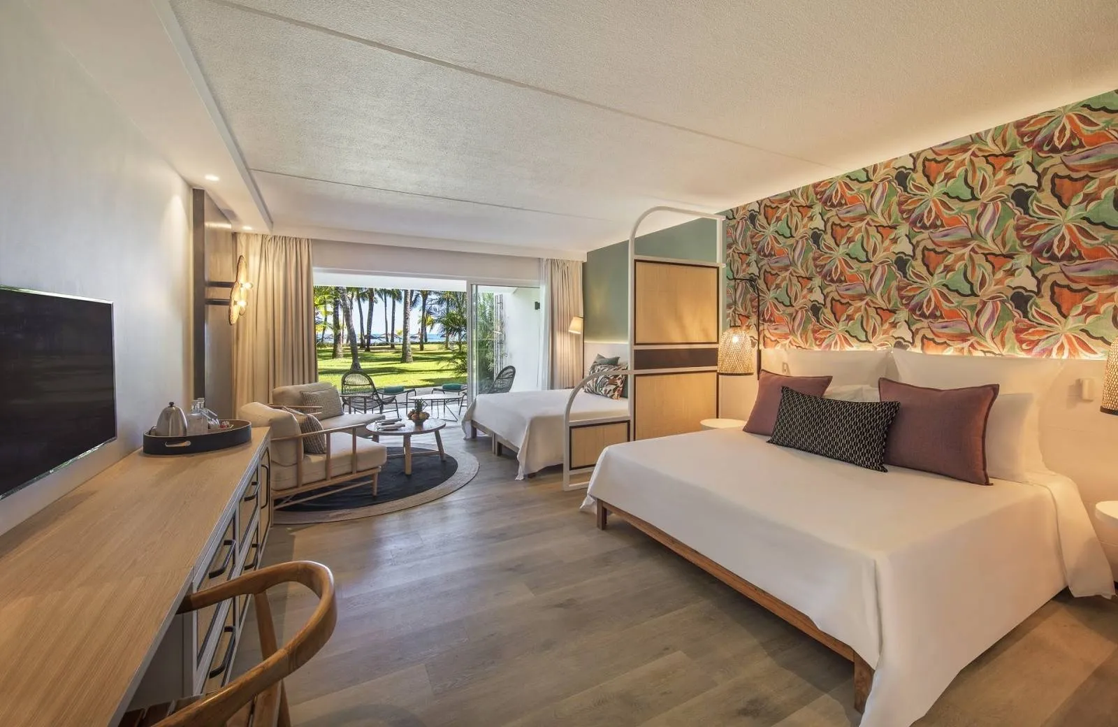 Victoria Beachcomber Resort & Spa 4*