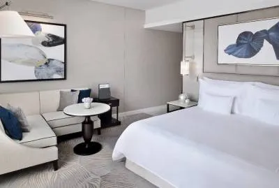 Address Downtown 5*