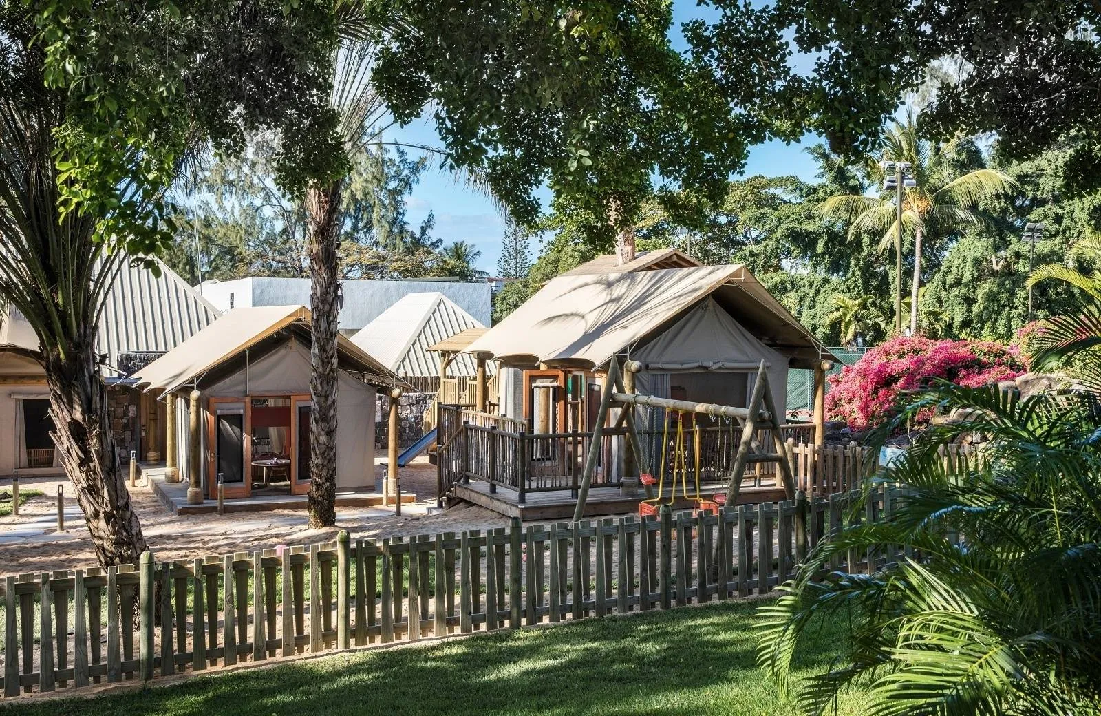 Canonnier Beachcomber Golf Resort & Spa 4*