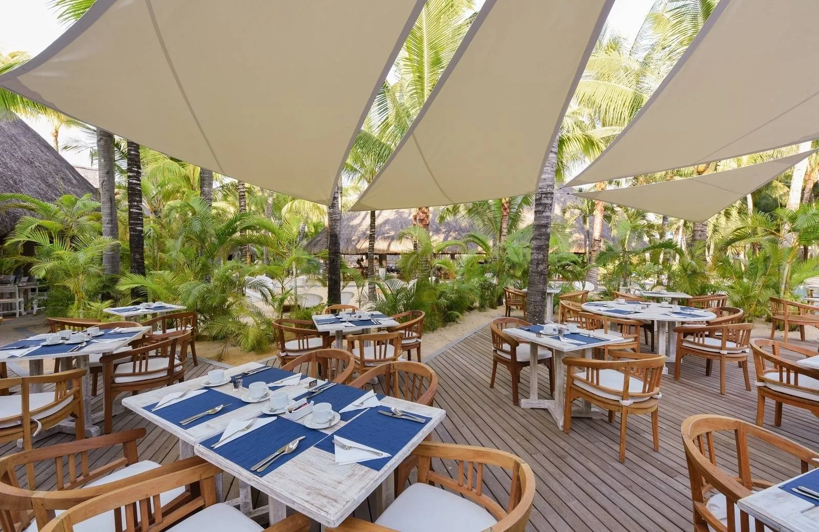 Canonnier Beachcomber Golf Resort & Spa 4*