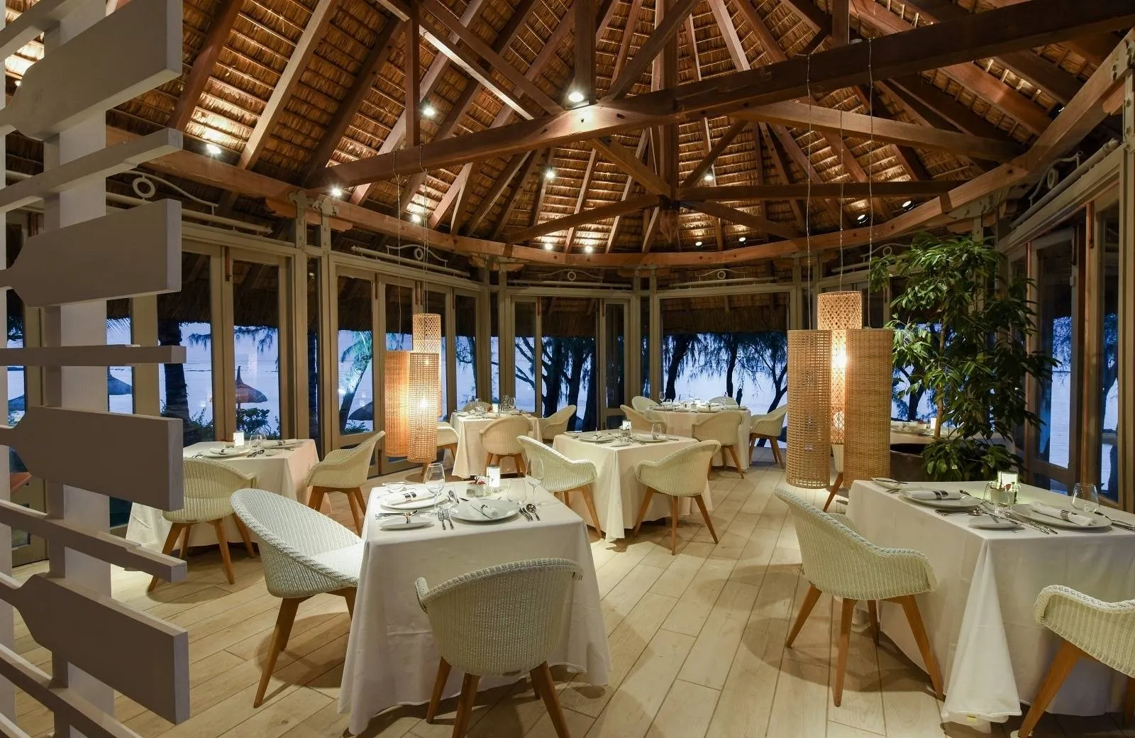 Canonnier Beachcomber Golf Resort & Spa 4*