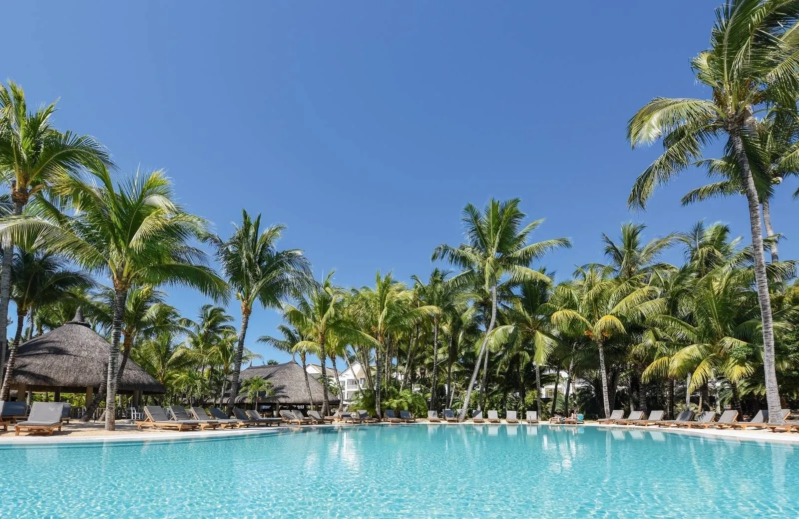 Canonnier Beachcomber Golf Resort & Spa 4*