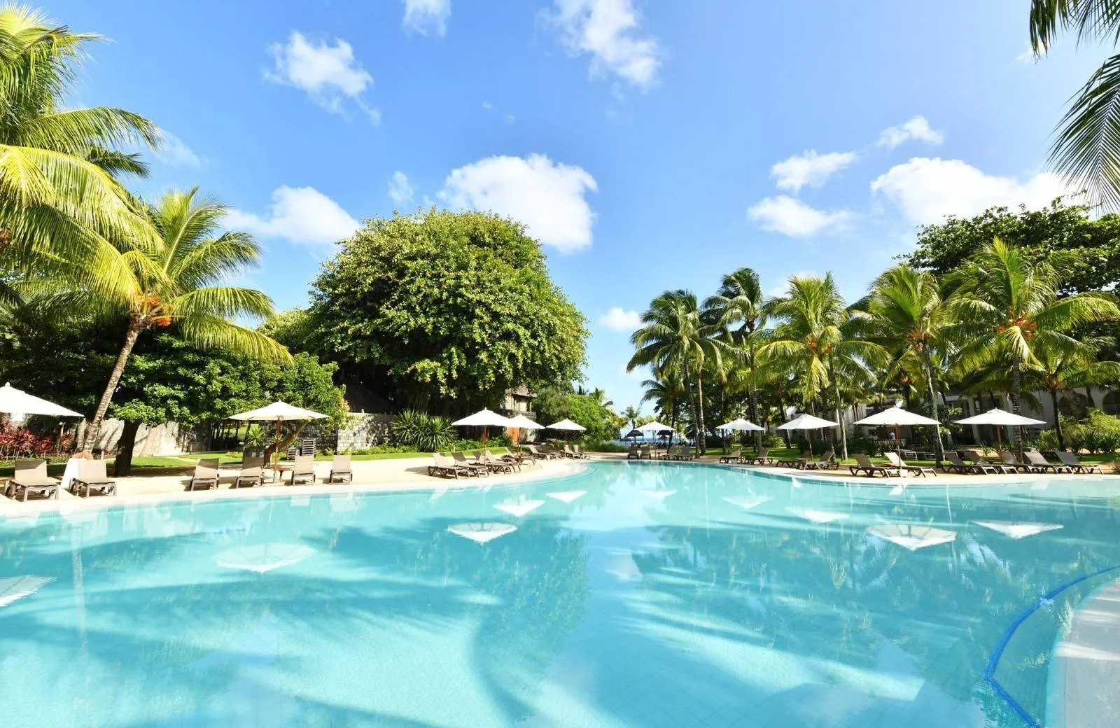 Canonnier Beachcomber Golf Resort & Spa 4*