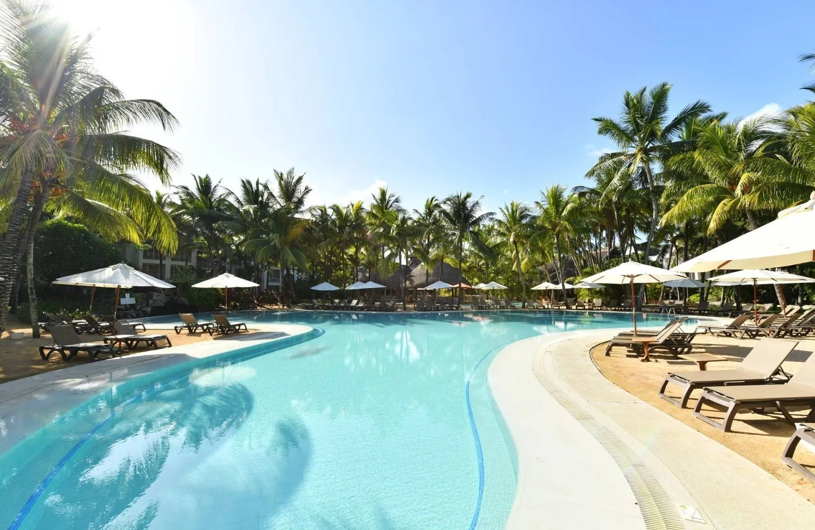 Canonnier Beachcomber Golf Resort & Spa 4*