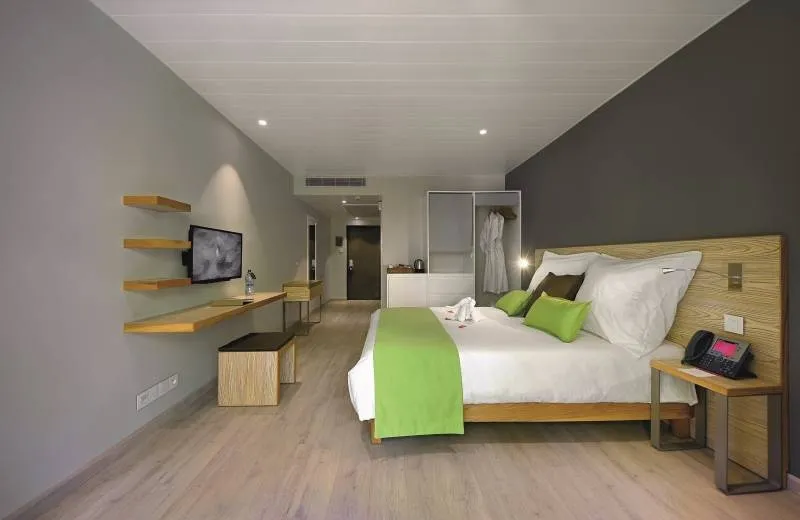 Mauricia Beachcomber Resort & Spa 4*