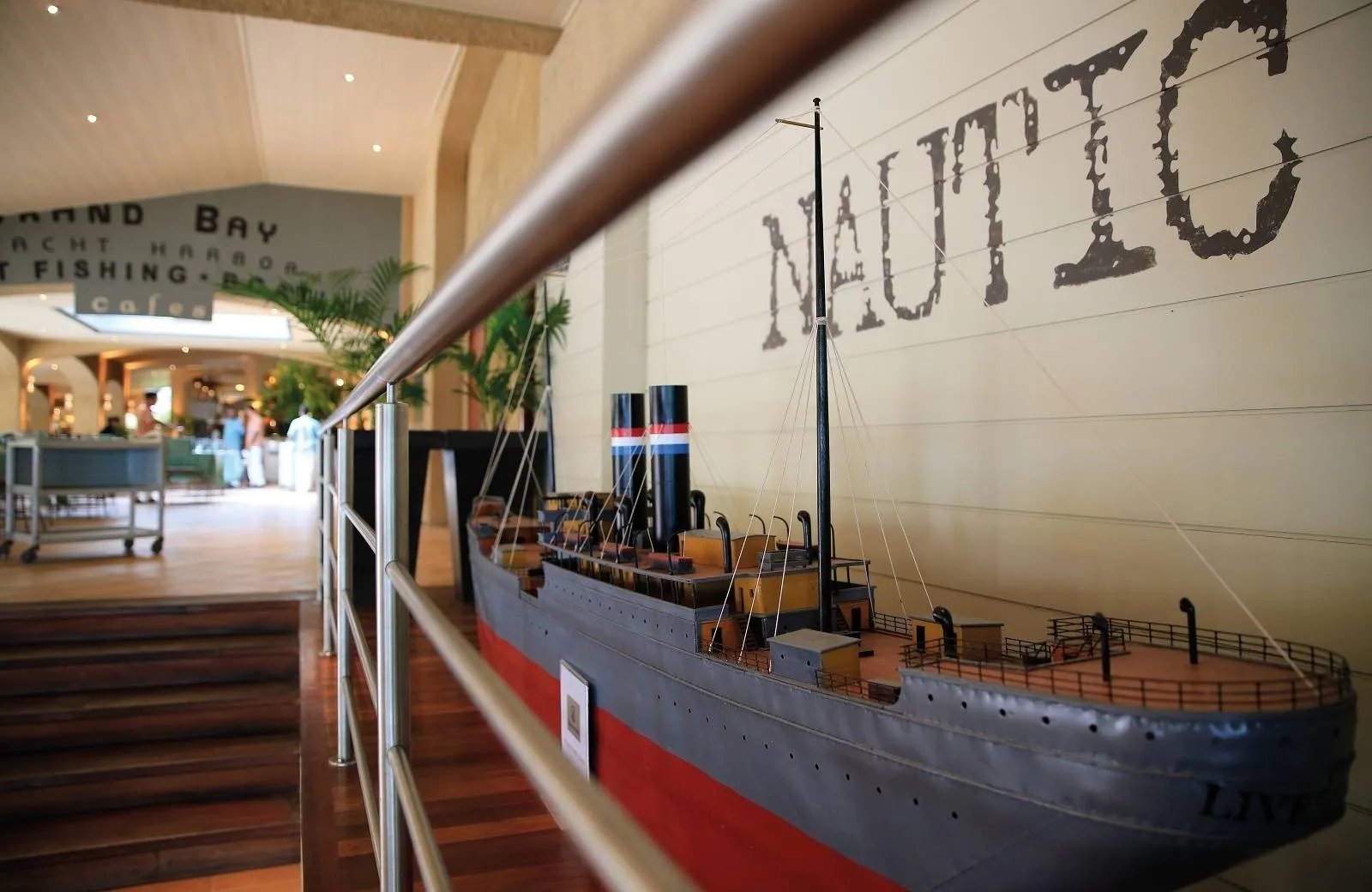 Mauricia Beachcomber Resort & Spa 4*