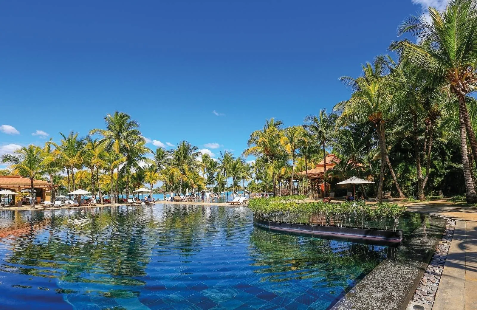 Mauricia Beachcomber Resort & Spa 4*