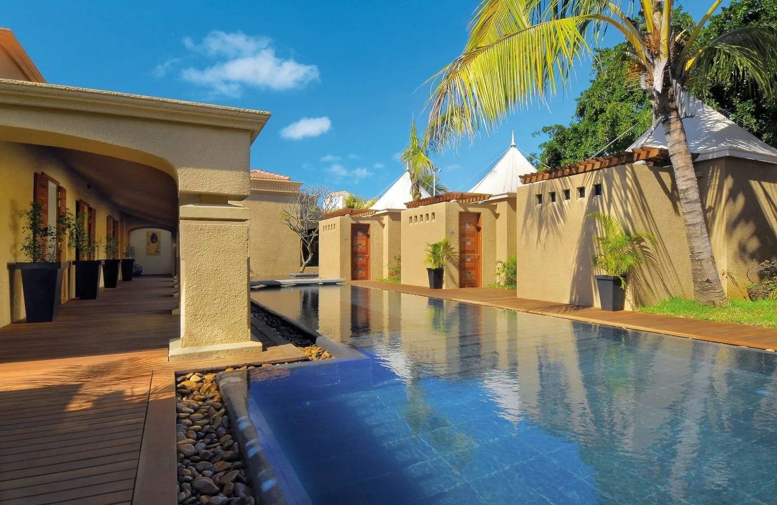 Mauricia Beachcomber Resort & Spa 4*