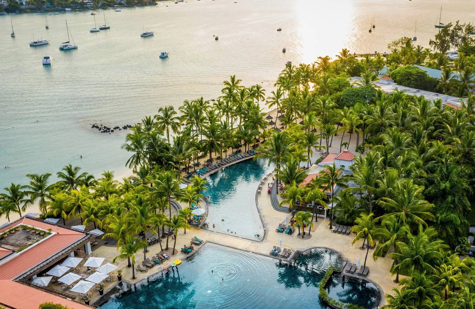 Mauricia Beachcomber Resort & Spa 4*