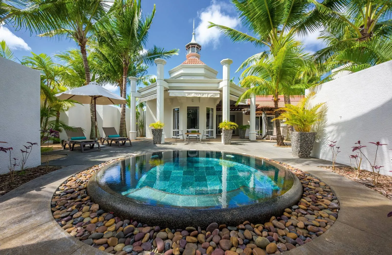 Mauricia Beachcomber Resort & Spa 4*