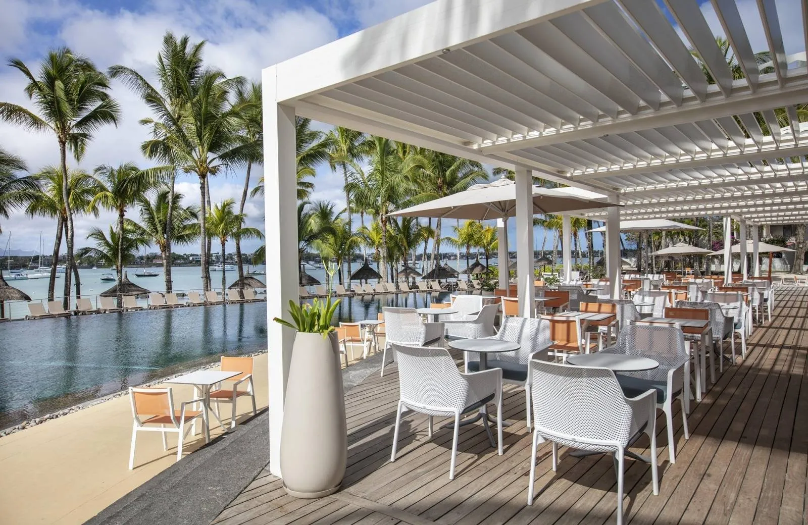 Mauricia Beachcomber Resort & Spa 4*