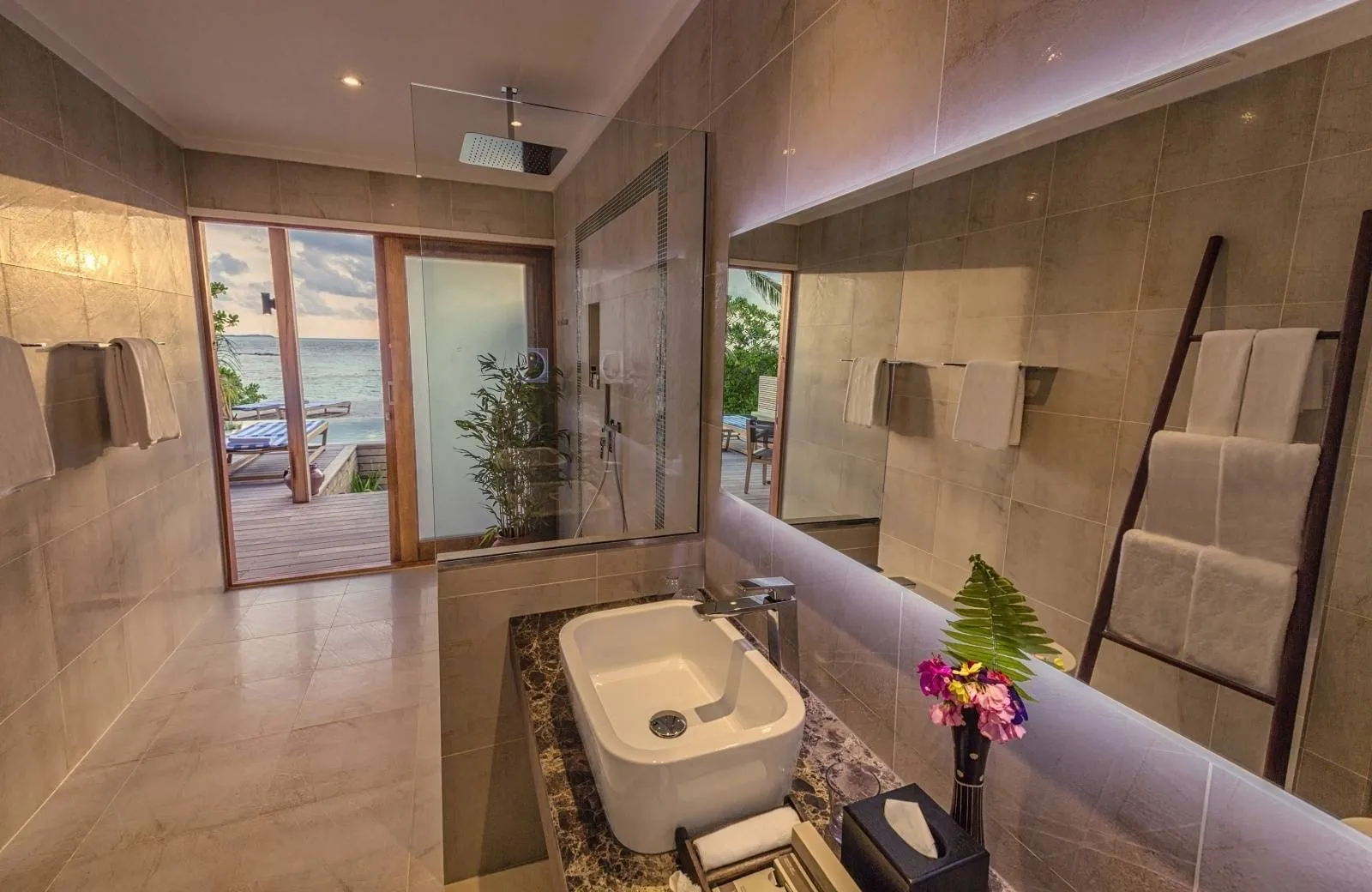 Hurawalhi Island Resort 5*