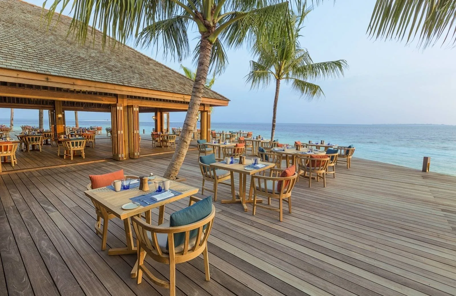 Hurawalhi Island Resort 5*