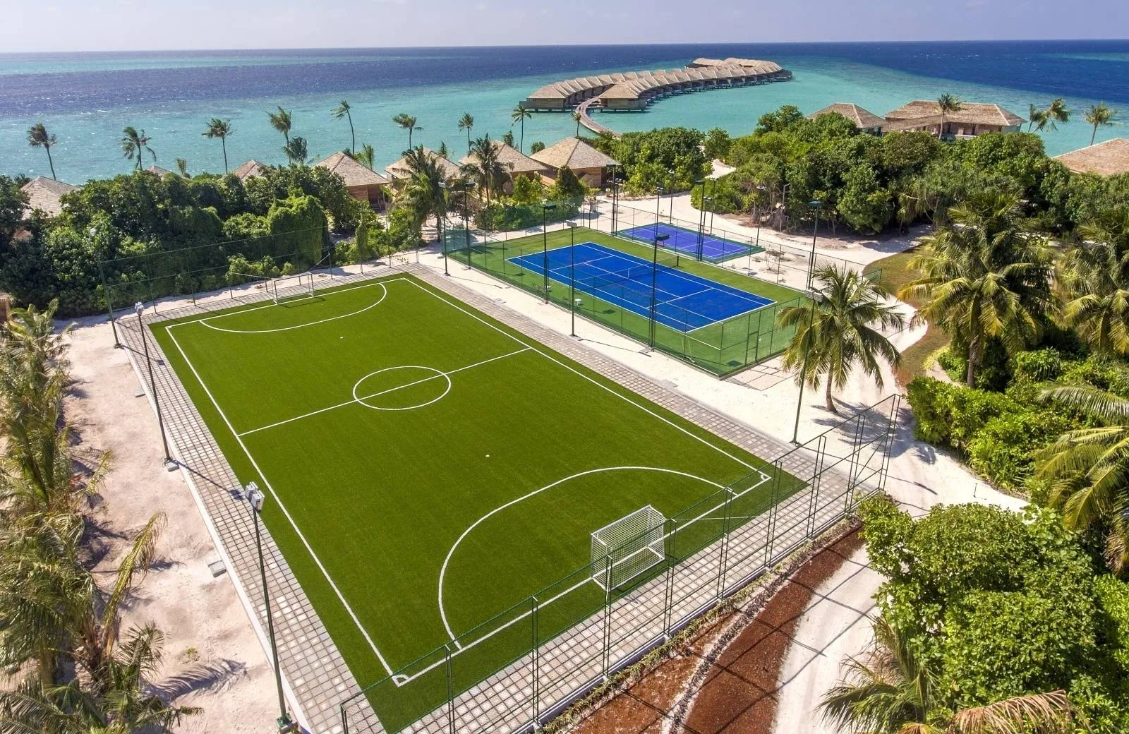 Hurawalhi Island Resort 5*