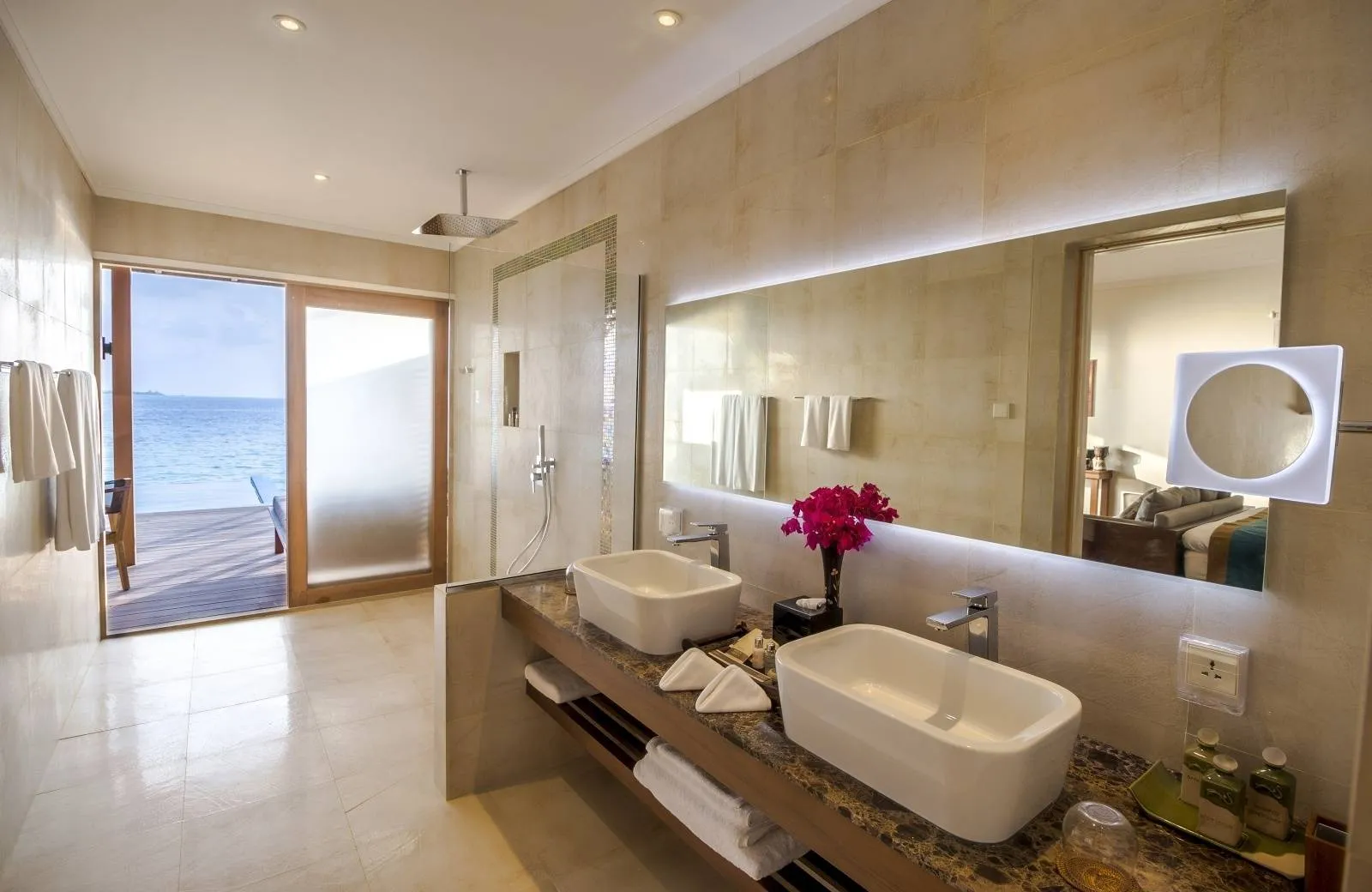 Hurawalhi Island Resort 5*