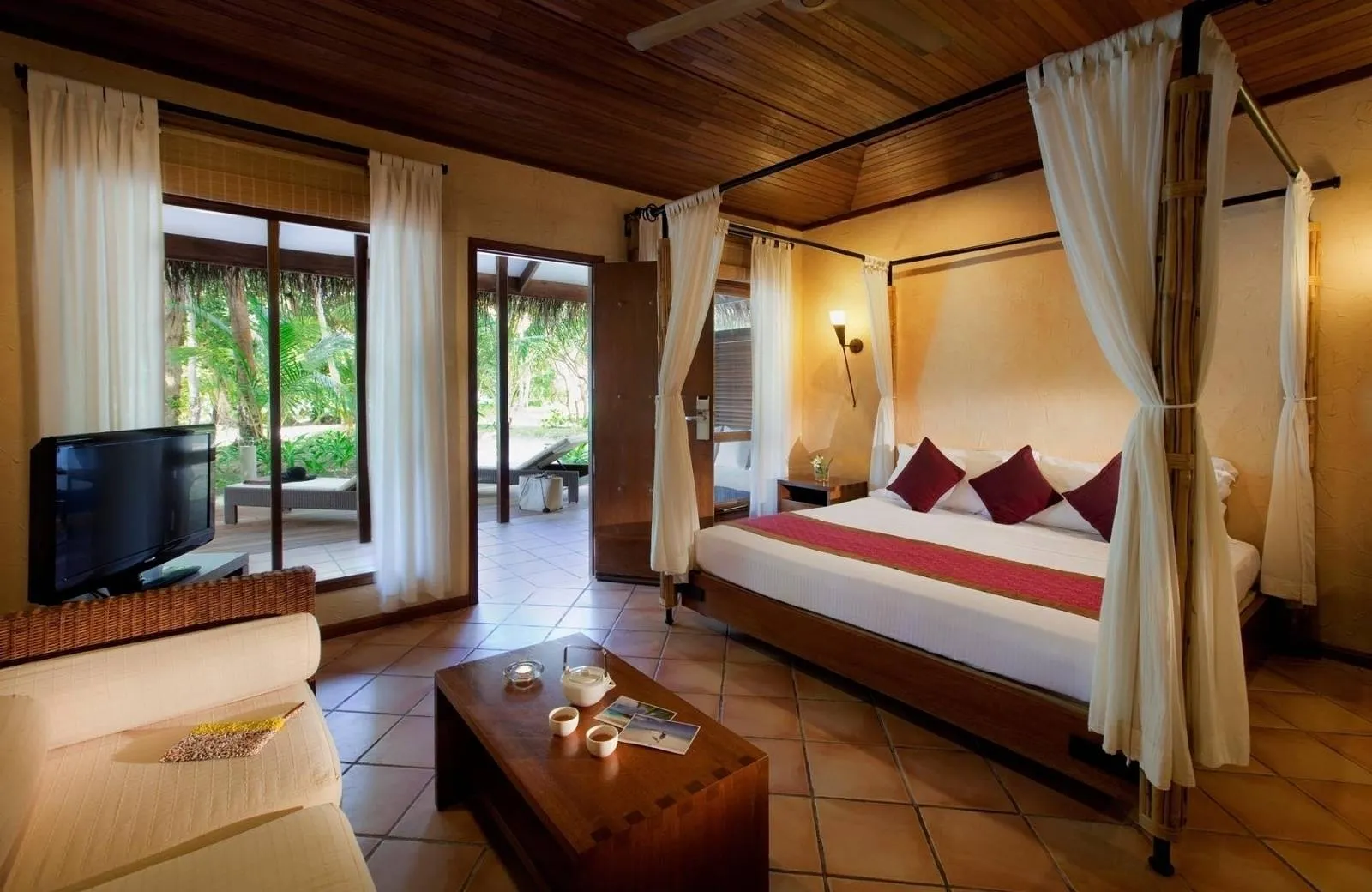 Kuramathi Maldives 4*