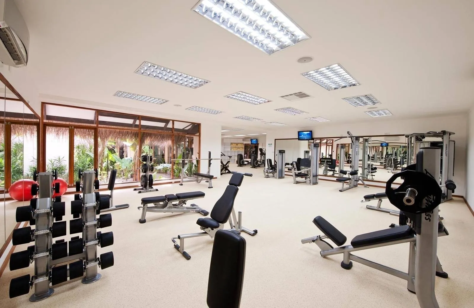 Kuramathi Maldives 4*