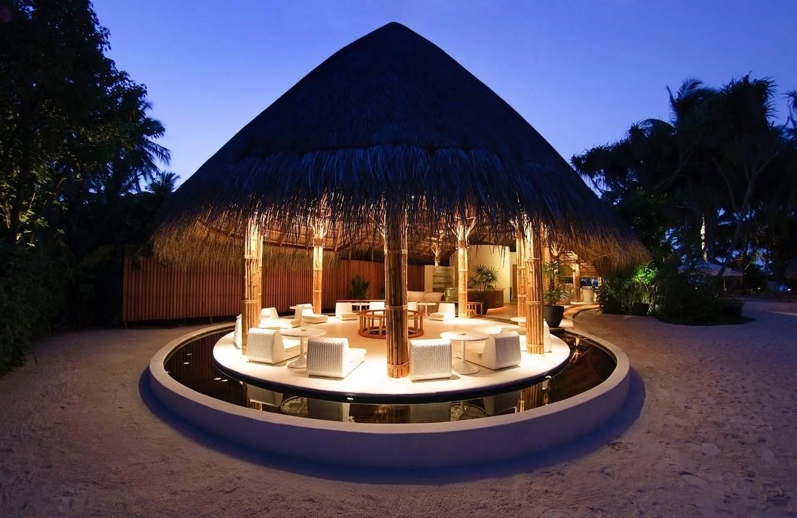 Kuramathi Maldives 4*
