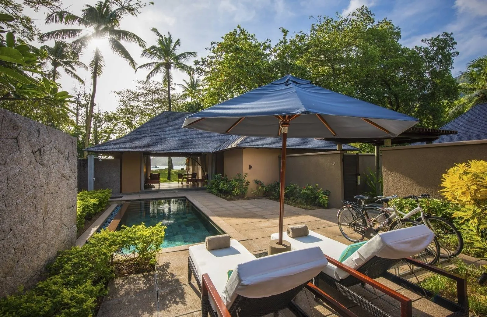 Constance Ephelia 5*