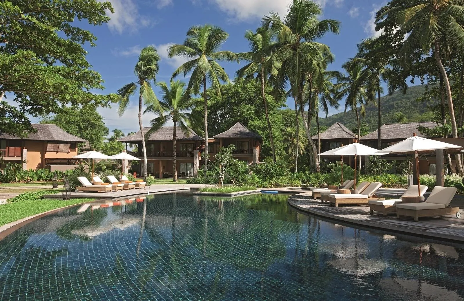 Constance Ephelia 5*