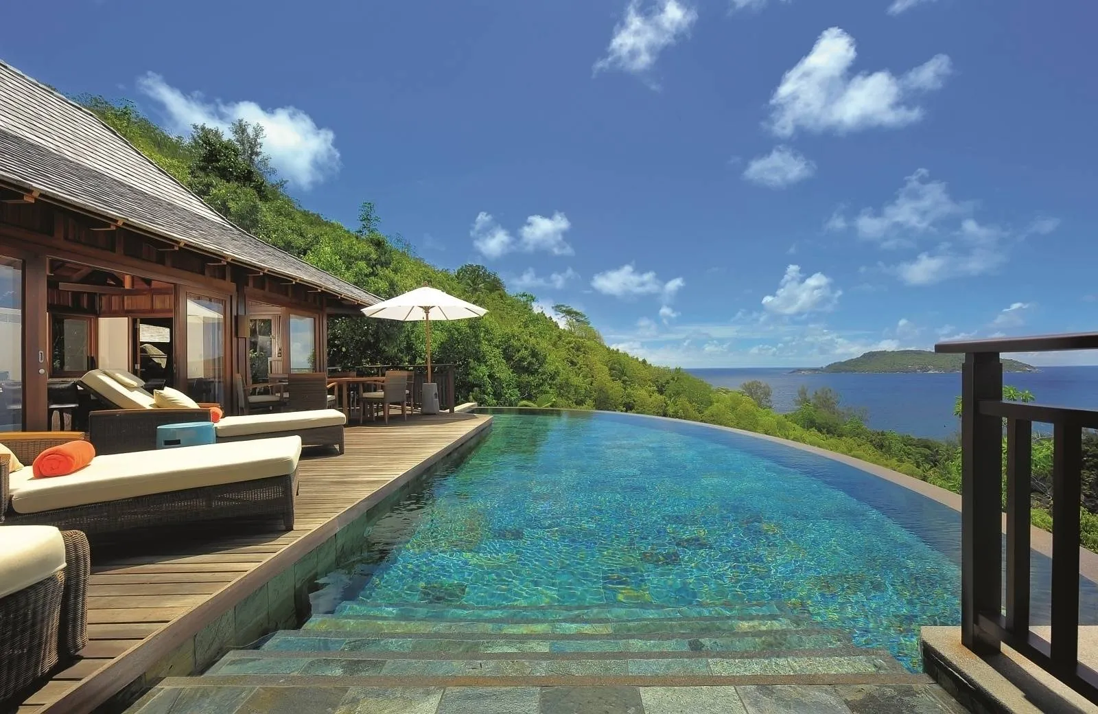 Constance Ephelia 5*