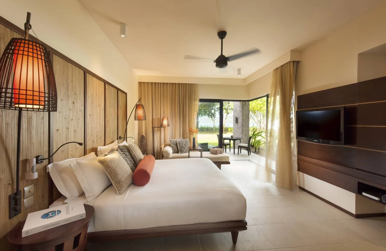 Constance Ephelia 5*