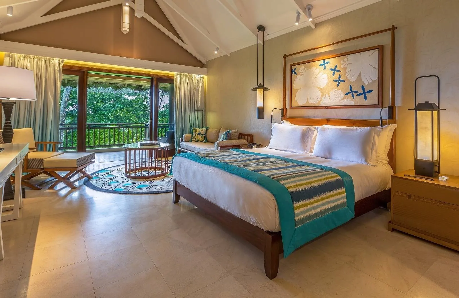 Constance Lemuria 5*