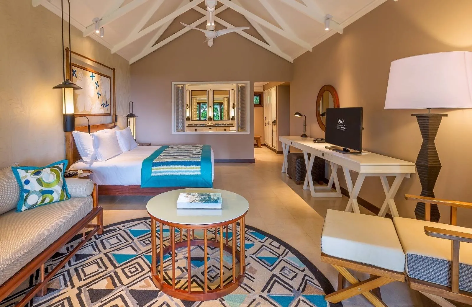 Constance Lemuria 5*