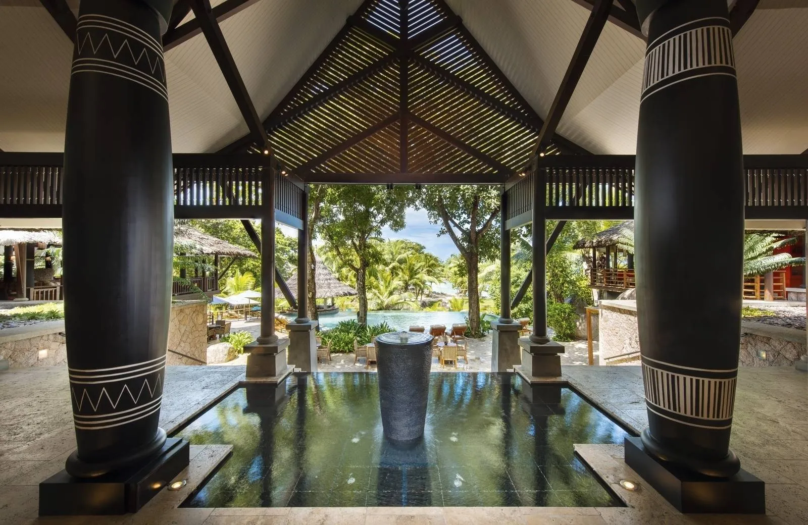 Constance Lemuria 5*