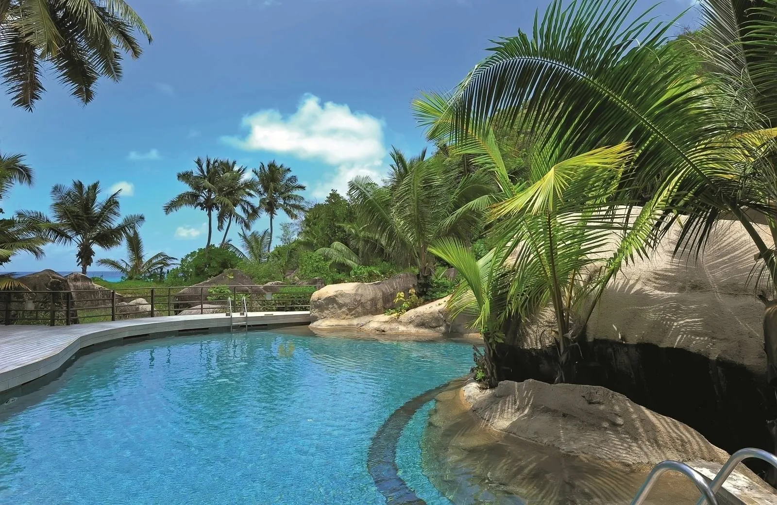 Constance Lemuria 5*